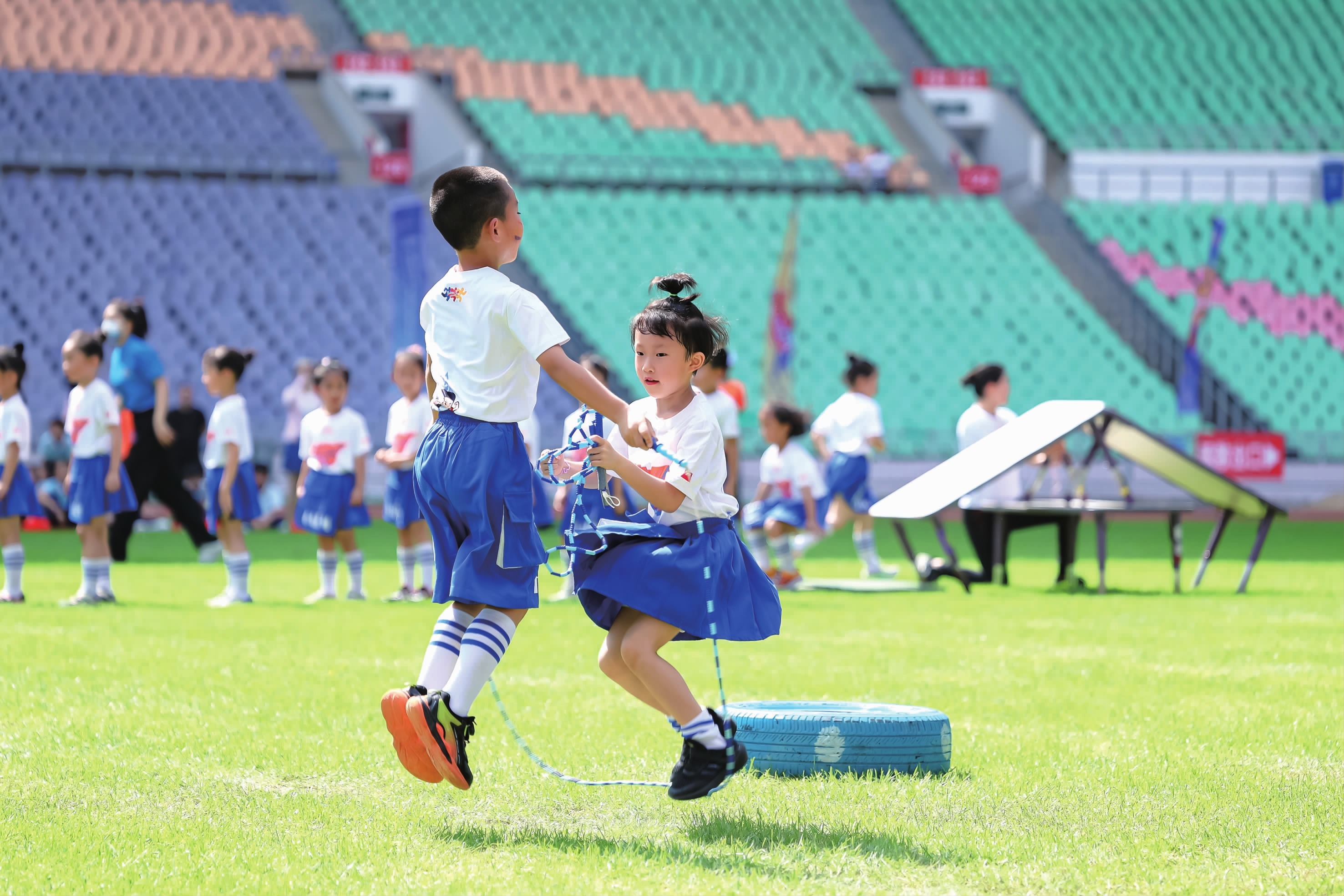 milan谈体育：峡谷冷知识：召唤师峡谷的隐形禁区，走进去就