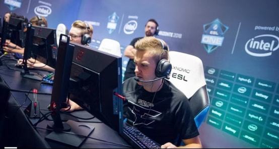 门球员身上 门球员身上